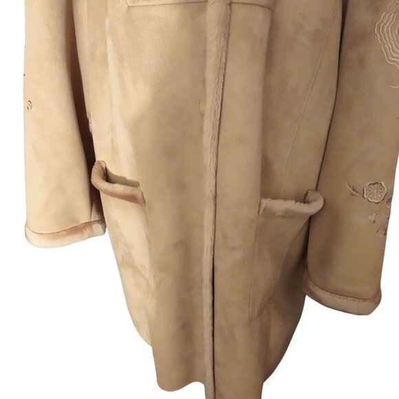 Maggie Barnes Womens Faux Shearling Coat With Hood & Embroidered Sleeves 3X - Picture 10 of 12
